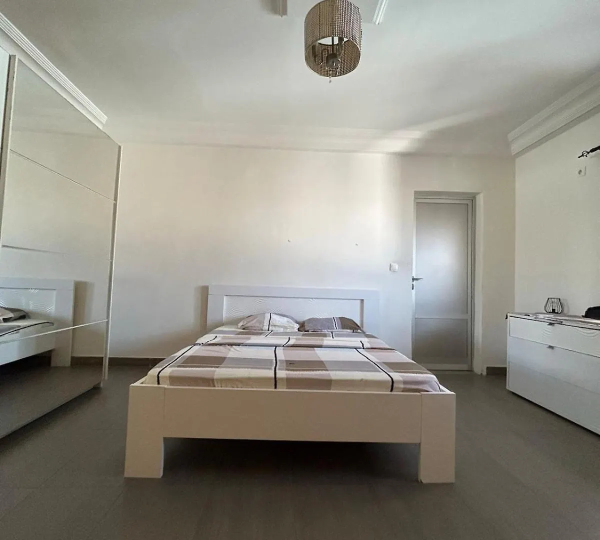 Modern 2-Bedroom Apartment Dakar