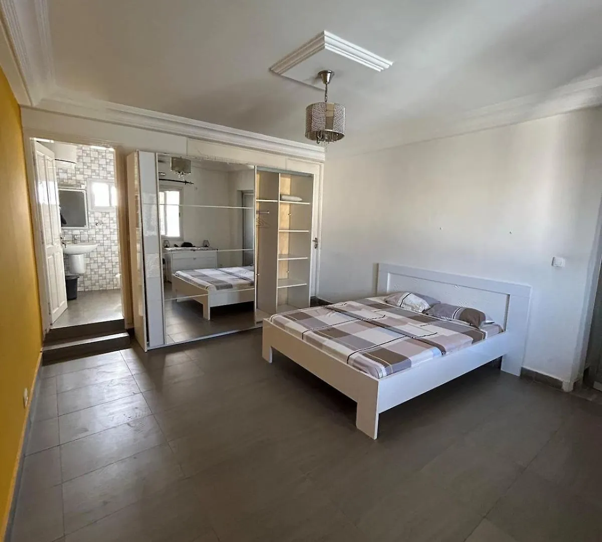 Modern 2-Bedroom Apartment Dakar